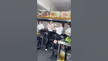 听说你们就喜欢看我跳的金包银 #金包银 #工作娱乐两不误 #厨房 #舞台无处不在 #浅跳一下 #shortsvideo #dance