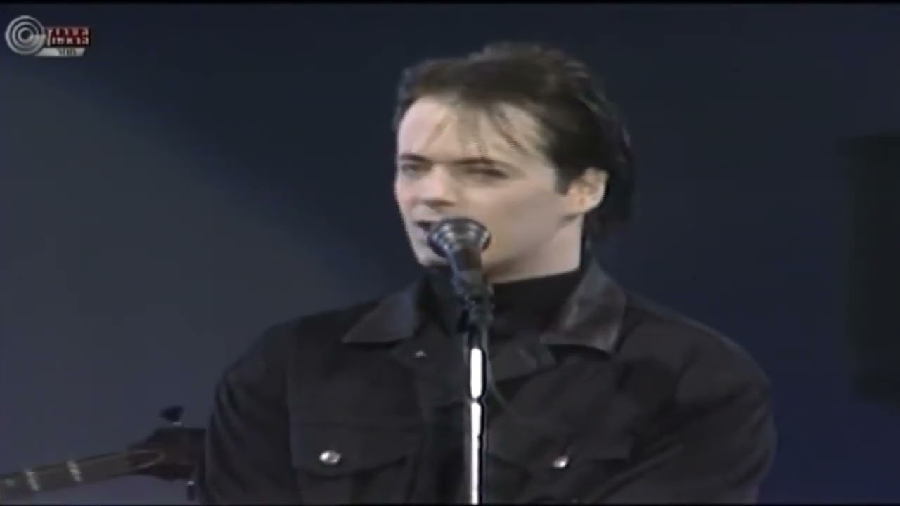 אדם  -  איש עוד לא הכיר אותי