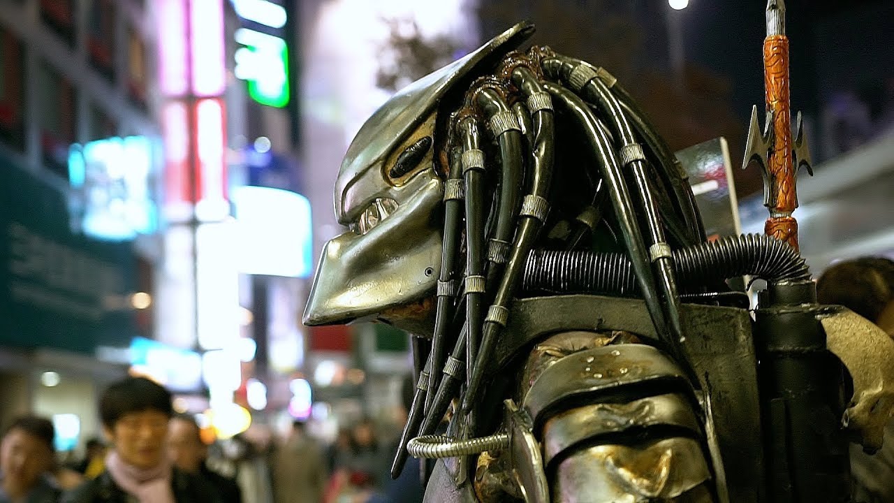 Predator In Shibuya プレデター渋谷に出現 Youtube