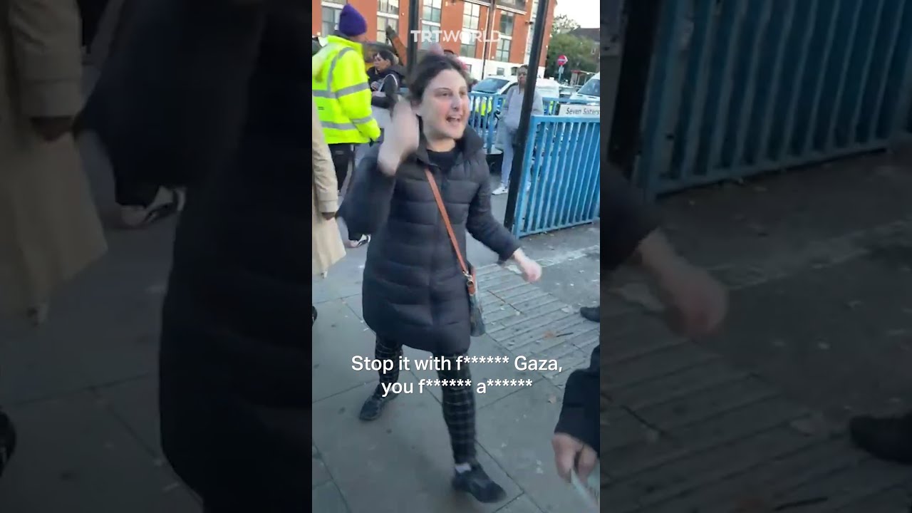 Pro Israeli Woman In London Attacks People Supporting Palestinians