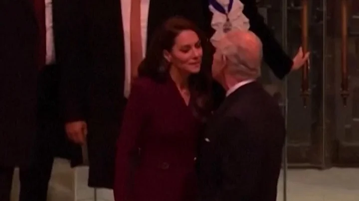 La principessa Kate rende omaggio al nuovo Re: il ...