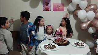 15 De Julho. Meninas No Aniversário Da Mi1