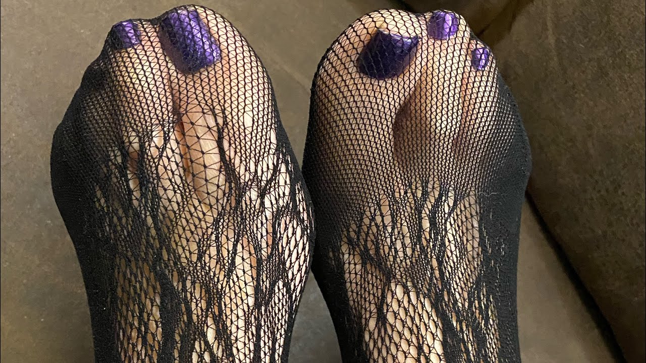 Wife’s pretty feet - YouTube