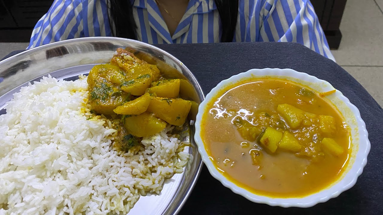 [ASMR] Eating Plain rice, Fish curry & Misti aloor tok 