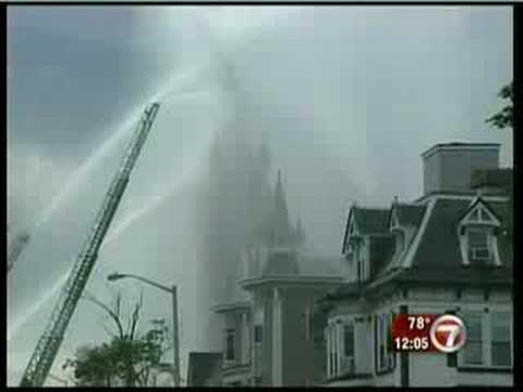 Church steeple struck by lightning in Lynn