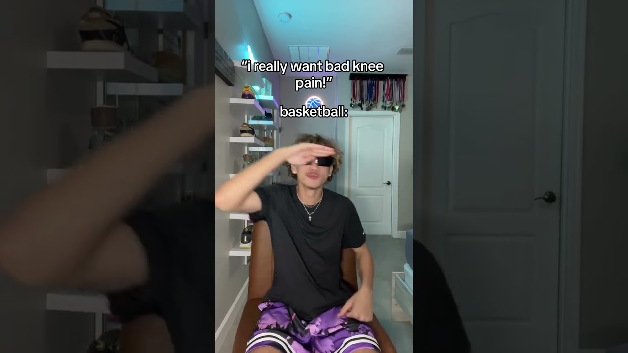 у всех настоящих баскетболистов болят колени🥲 • • • 