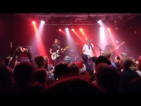 Larkin Poe Trouble