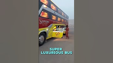 Deze driedubbele bus is echt te gek 😱 #shorts