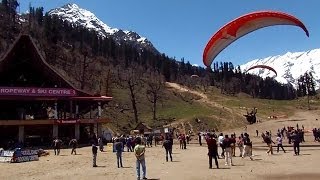 Adventure sports in the Himalayas at Solang Valley (Manali, India)