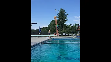 Kid Tried Doing A Backflip On A Diving Board But Doesn T Make It To The Water 