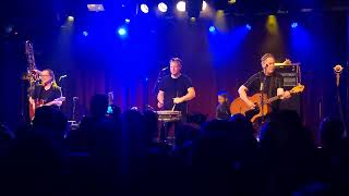 View Violent Femmes Live Performance of American Music