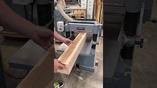 Filling wood beam cracks #woodworker #woodwork #diy #carpentry #woodworking #bois #holz #madera