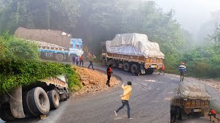 Paper Rolls Carrying Truck Struggling to Drive in Heavy Fog at Ghat Roads -  Zero Visibility