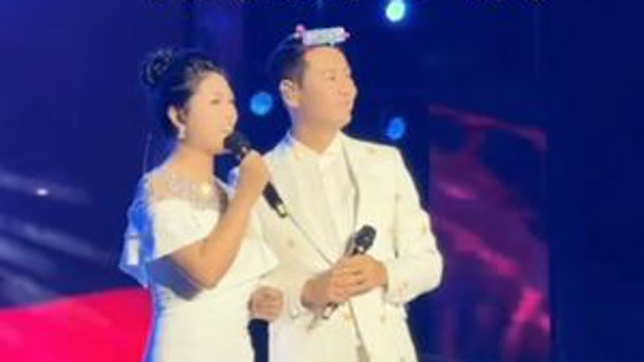 《盼星星·盼月亮》——徐子崴，罗姣。