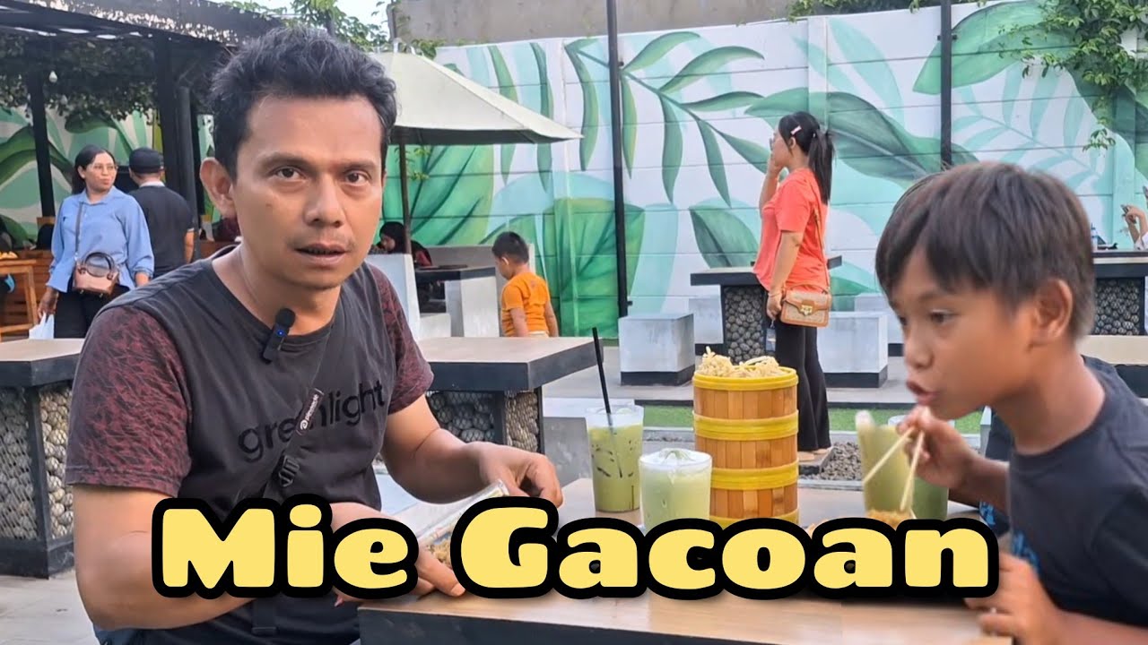 DUO KATRO NGAPAK MAKAN MIE GACOAN 