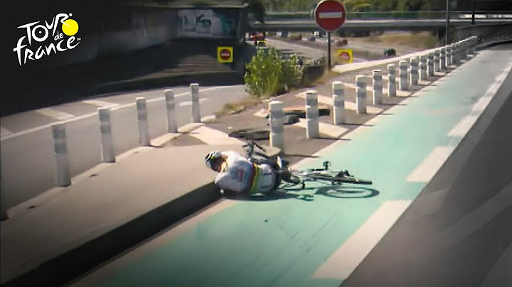 Tadej Pogacar crashes during Stage 11 of 2025 Tour de France | Cycling on NBC Sports