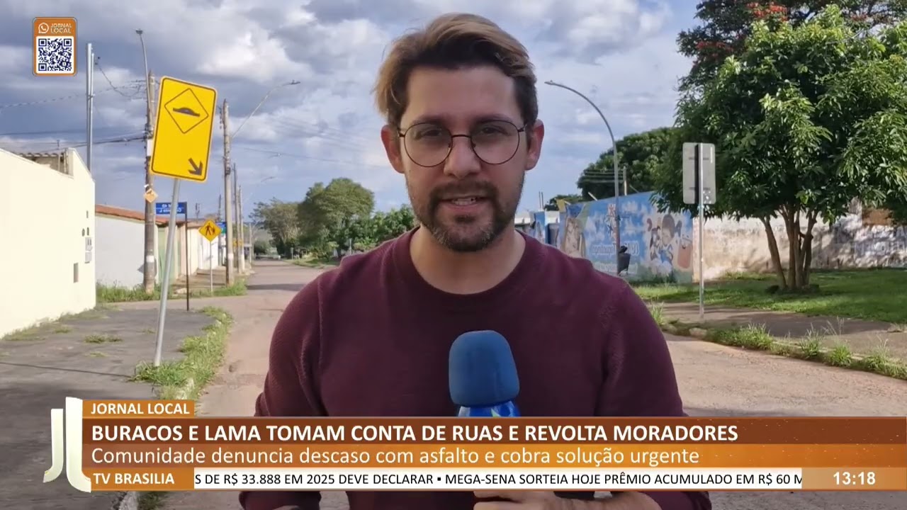 JL - Buracos e lama tomam conta de ruas e revolta moradores