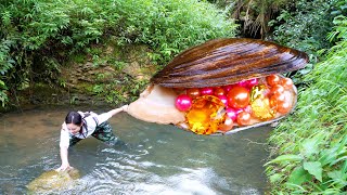 😱Giant clams crawled out of the cave, containing countless beautiful pearls that are truly charming