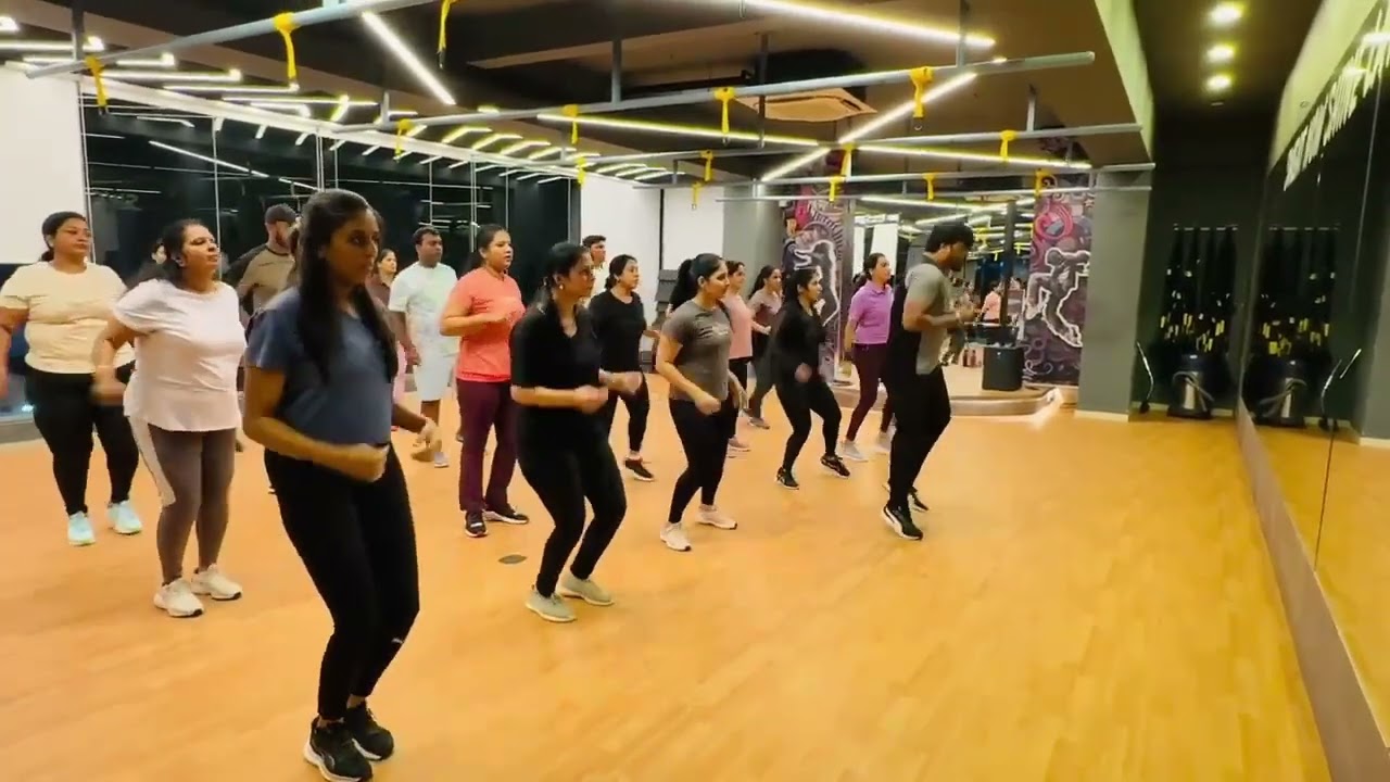 Guruvara sanje na oratide fitness dance|Punith rajkumar| Thrisha|Power movie 