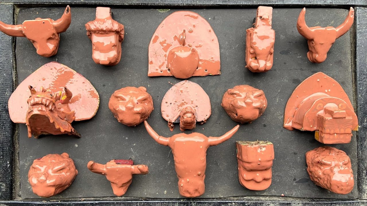 MEMBERSIHKAN BARONGAN BERLUMPUR ,barongan macan ,barongan reog ,barongan devil