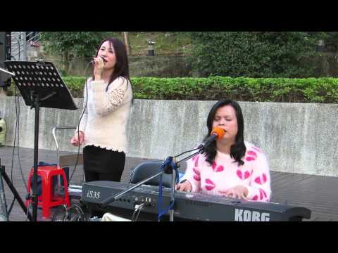 2013年11月23日~欣韻二重唱(碧潭街演)~忘了我是誰