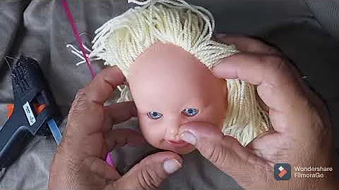Como fazer cabelo de lá para boneca de plástico?