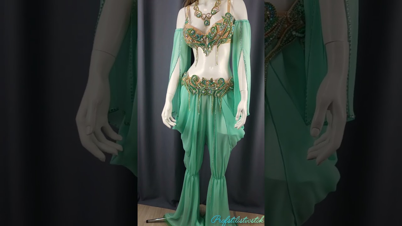 дизайнерский костюм, авторская ручная работа. Размер М \L 44-48.Продажа на Авито.