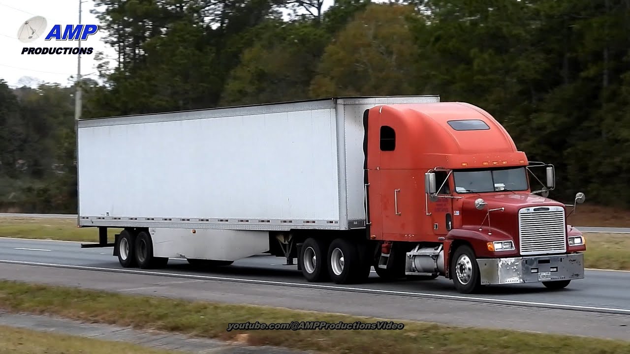 Truckspotting Red Freightliner 11925 - YouTube