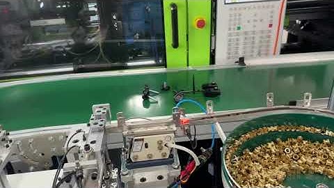 ZHIHUA is Professional in insert projects with a robot for injection molding machines