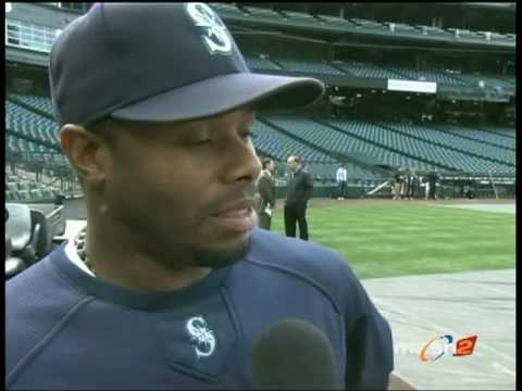 Amber Theoharis interviews Ken Griffey Jr. about A...