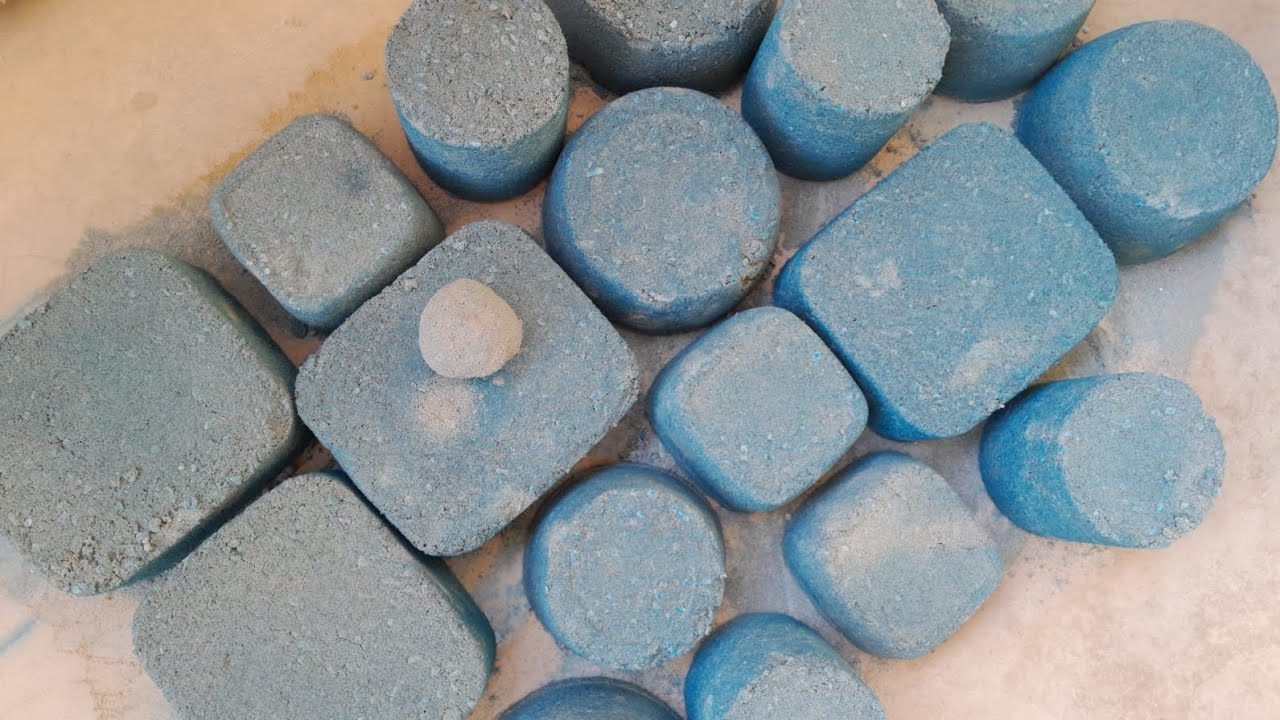 ASMR~Dry water crumbling of Dusty Blue Sand 💙 Extremely satisfying 🔥🔥#foryou #satisfying #crunchy