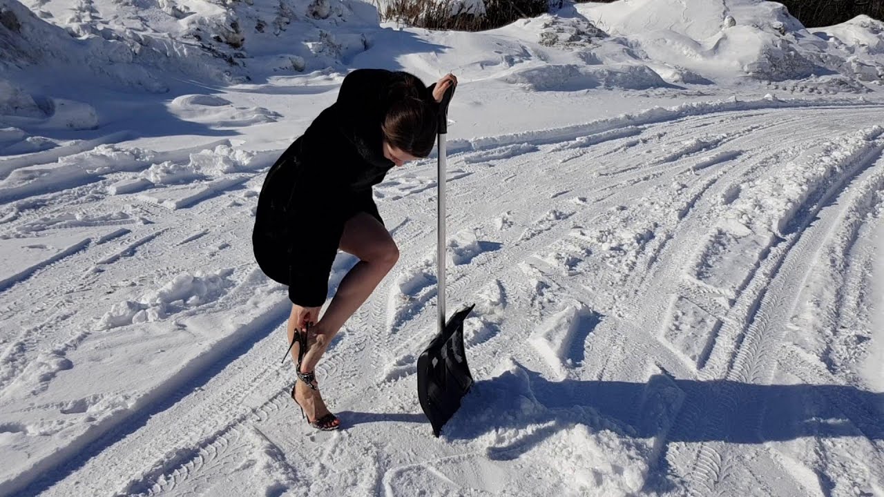 nando muzi sandals on snow, slippery high heels, cleans snow with a shovel on high heels (# 157)