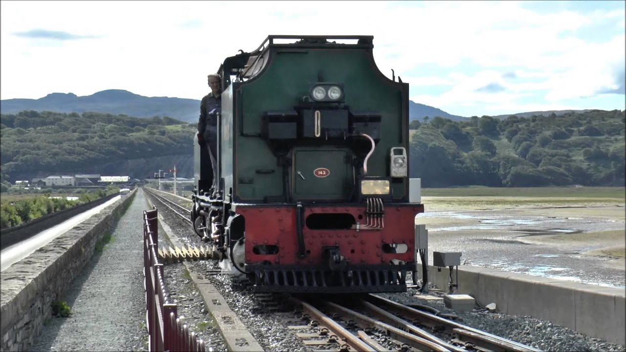 The Welsh Highland Railway - Caernarfon to Porthmadog