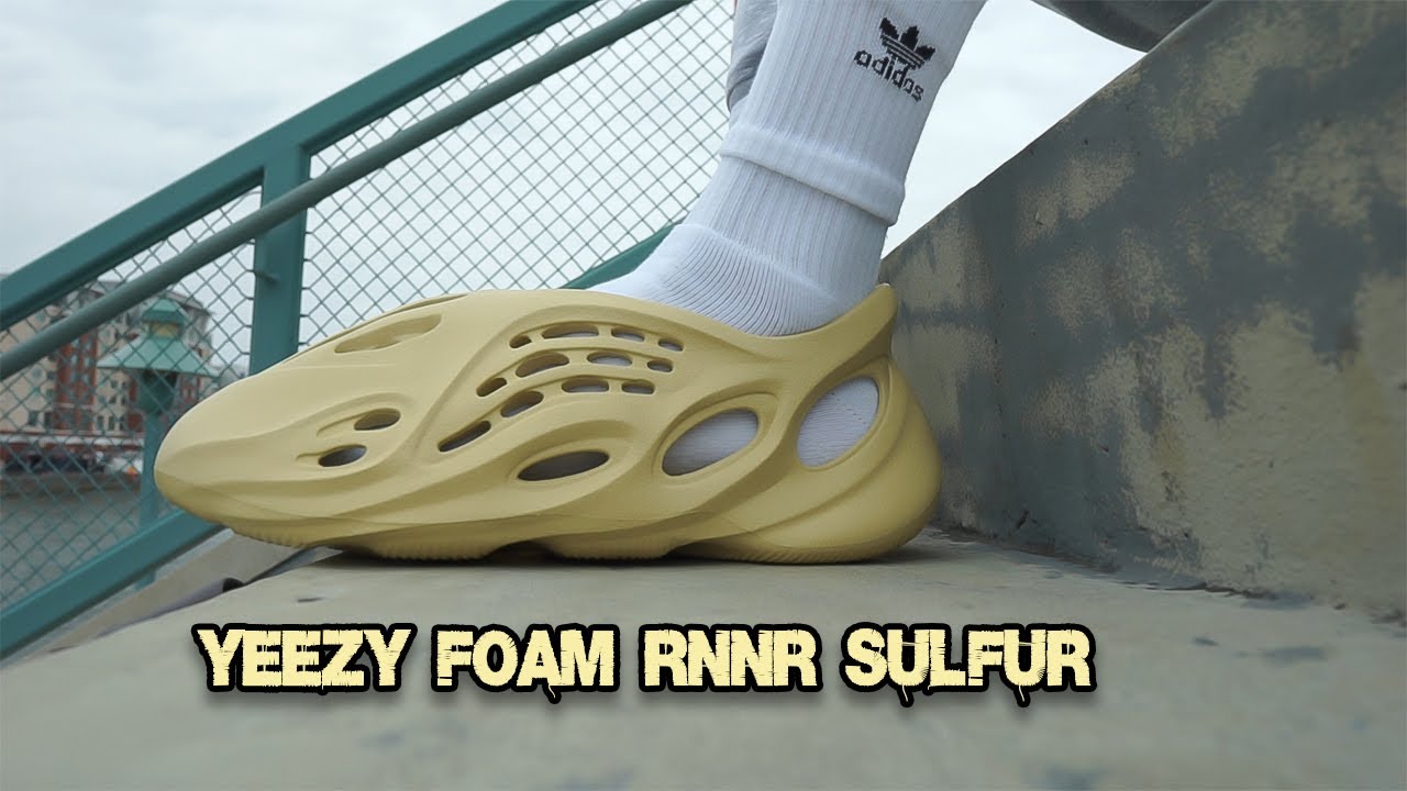 評価436！adidas YEEZY Foam Runner Sulfur