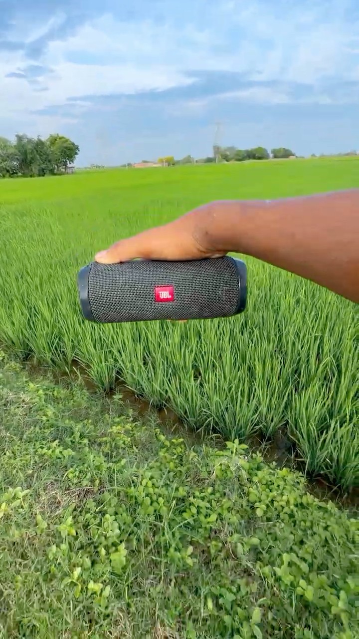 Jbl water try speaker jumping drop essential 3 - YouTube