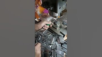 Hinge Manufacturing: Assembly and Pin Insertion #shorts