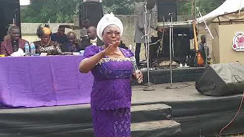 Nollywood Actress Bimbo Thomas And Siblings Tears in There Eyes At Their Mother's Final Burial