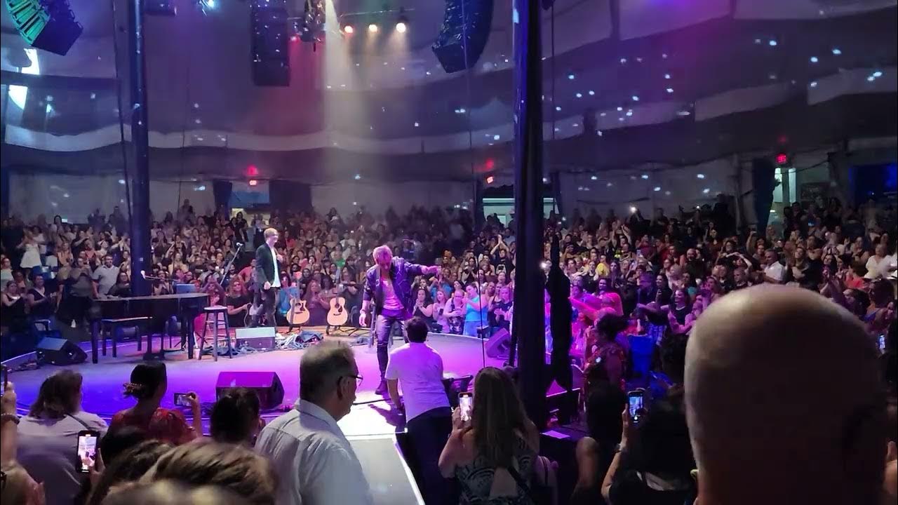 Joey Mcintyre Cape Cod Melody Tent 8423 5 bothers and a million sisters and Stuck with you