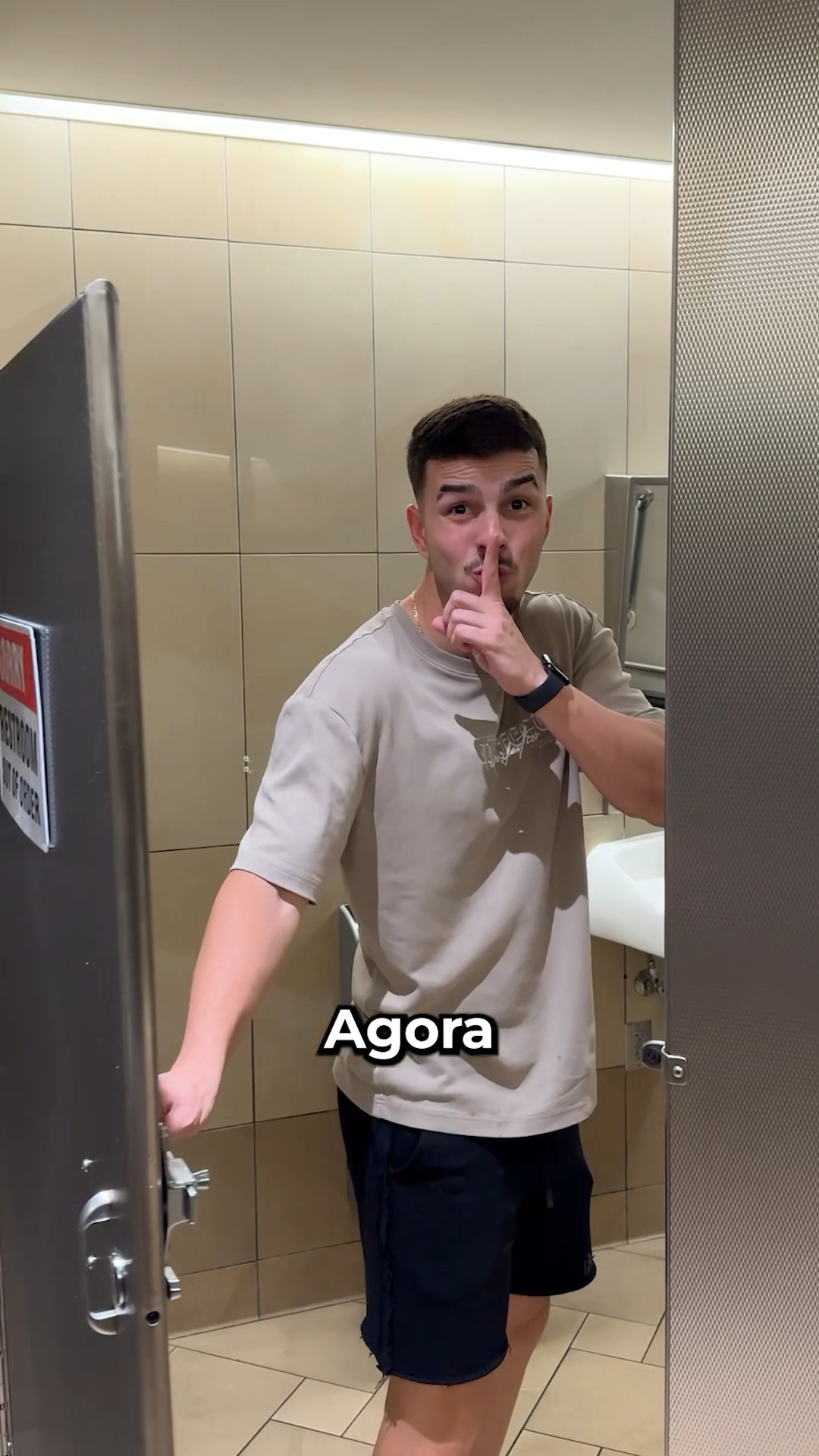 Passei a Noite dentro do Shopping #shorts