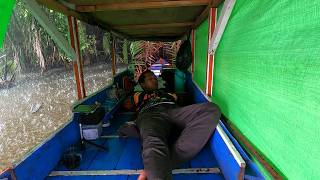 Dua kali diguyur hujan saat mancing di sungai bikin tidur makin nyenyak.