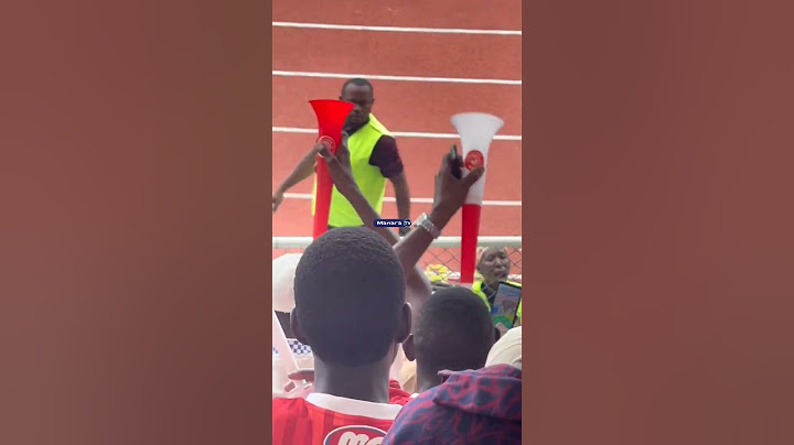 MASHABIKI WA YANGA SC WAKIOKOLEWA MBELE YA MASHABIKI WA SIMBA SC