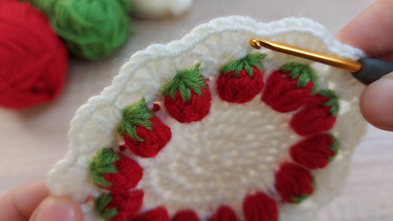 crochet very easy strawberry pattern🍓🍓 Tığ işi çilekli modelime bayılacaksınız