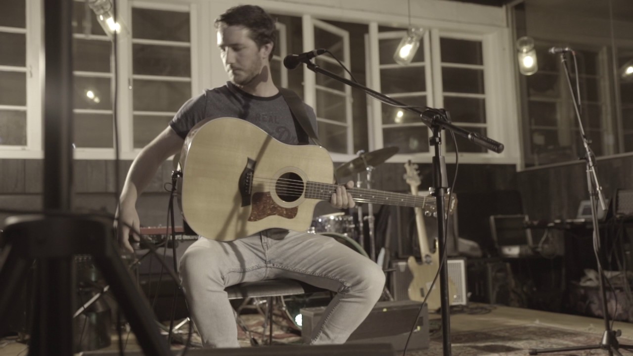 Tom Charleson - Acoustic covers - Atomic Cafe - New Zealand 2017