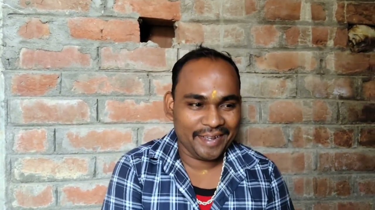 राम फकीरे प्रधान की नौटंकी के स्टार हारमोनियम वादक दीपक जी फोल्डिंग की दुनिया में अलग पहचान बनाई है 