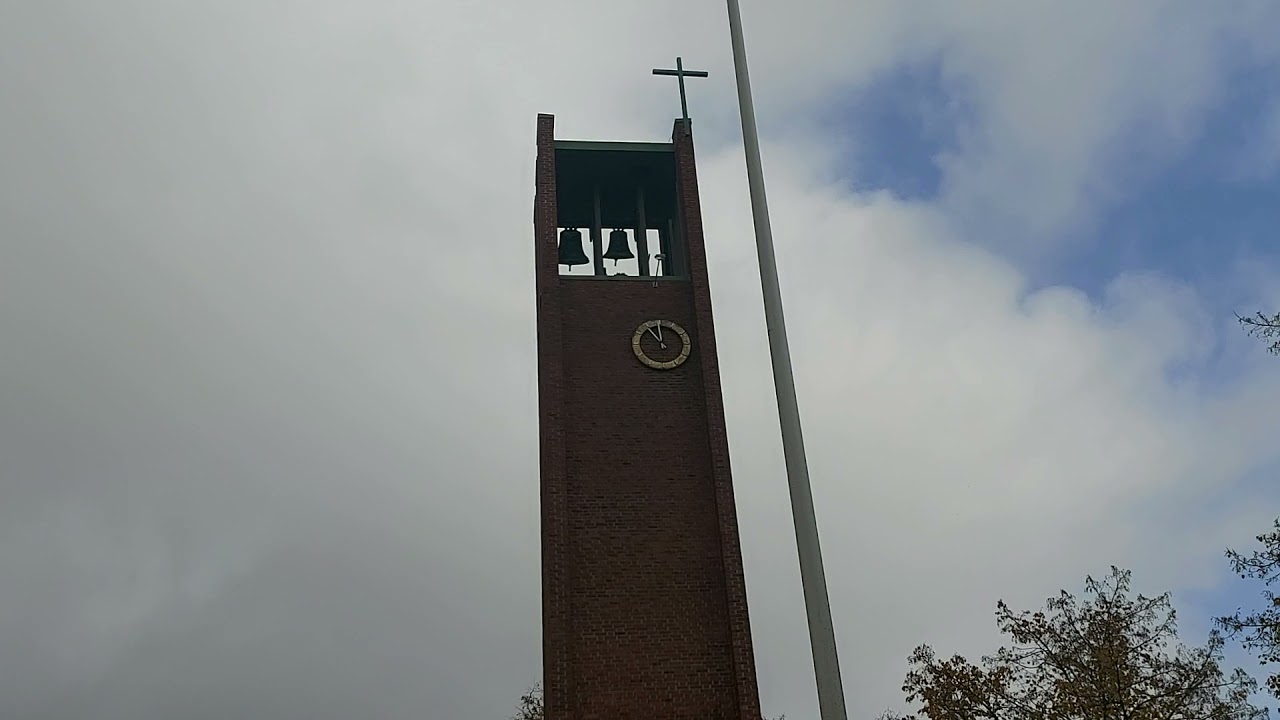 Ringning till gudstjänst i sankta maria kyrka i Malmö kl 11:00