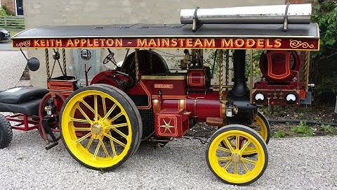 A LARGE MODEL SHOWMAN