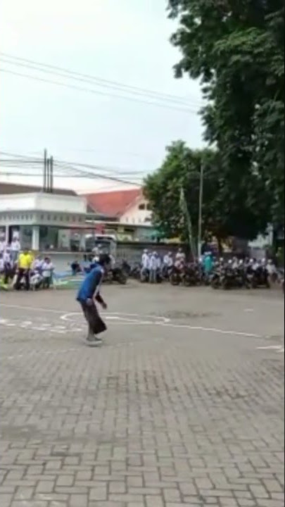 lomba futsal MI Zaha Vs SMK Zainul Hasan genggong.dalam rangka menyambut hari Santri Nasional 2022 .