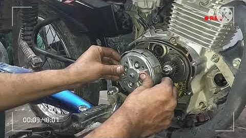 Yamaha YBR125cc Clutch Plate Changing Clutch Problem and Solution Watch this video Tanveer Auto Serv