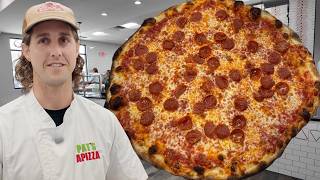 This Pizza Shop Is Inside a Gas Station… And It’s Selling 300 Pizzas a Day