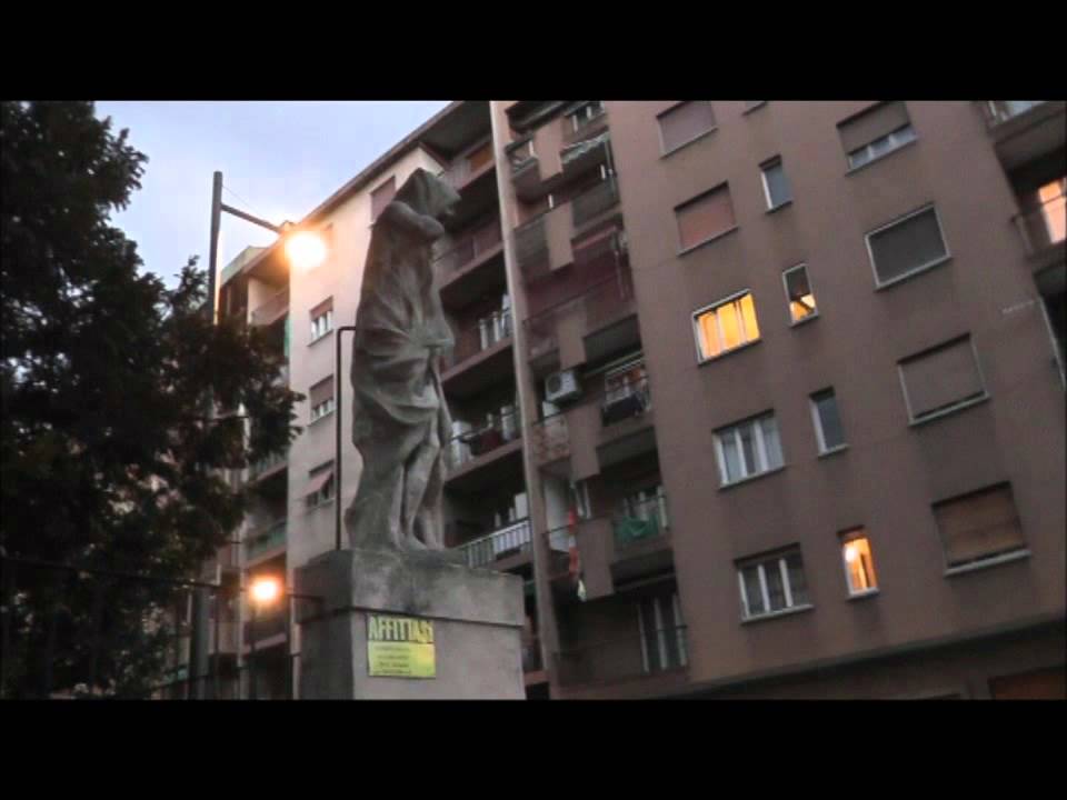 Via Fabio Severo 46 Trieste BELLISSIMA STATUA IN VIA FABIO SEVERO A TRIESTE - YouTube